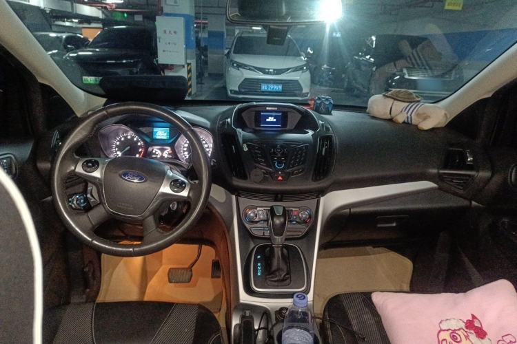 Used Ford Kuga 2013 1.6L GTDi Two-Wheel-Drive Trend Model Headliner