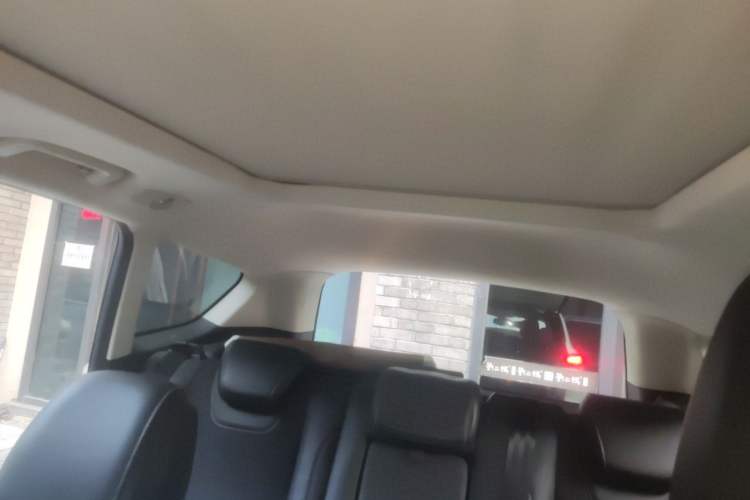 Used Ford Kuga 2013 1.6L GTDi Two-Wheel-Drive Comfort Model Headliner