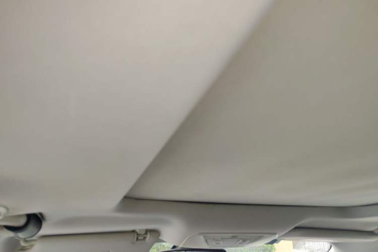 Used Ford Kuga 2013 1.6L GTDi Two-Wheel-Drive Trend Model Headliner