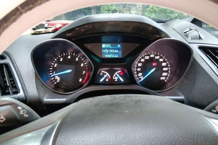 Used Ford Kuga 2013 1.6L GTDi Two-Wheel-Drive Trend Model Instrument Cluster