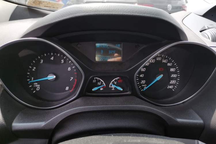 Used Ford Kuga 2013 1.6L GTDi Two-Wheel-Drive Trend Model Instrument Cluster