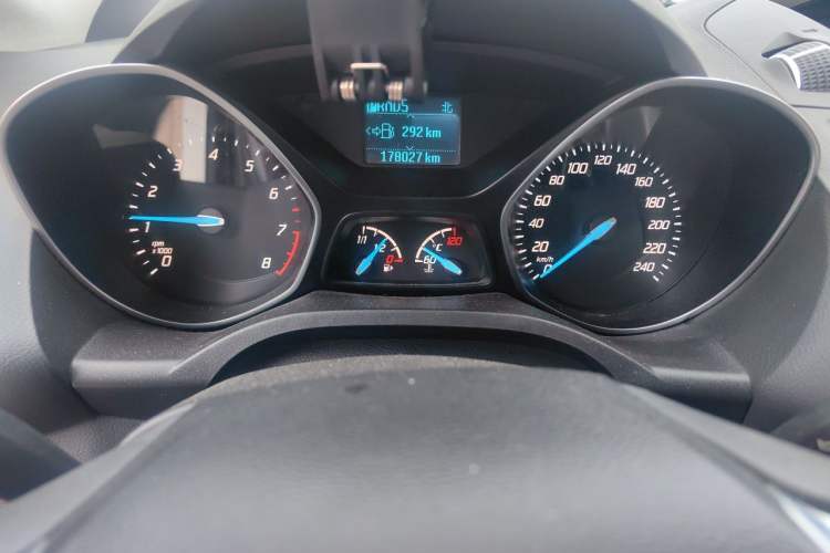 Used Ford Kuga 2013 1.6L GTDi Two-Wheel-Drive Trend Model Instrument Cluster