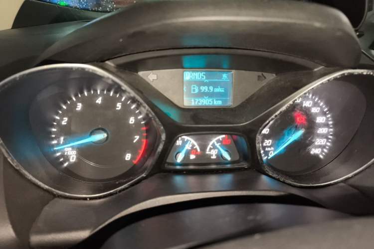 Used Ford Kuga 2013 1.6L GTDi Two-Wheel-Drive Trend Model Instrument Cluster