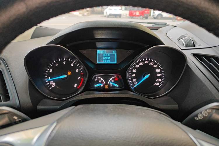Used Ford Kuga 2013 1.6L GTDi Two-Wheel-Drive Trend Model Instrument Cluster