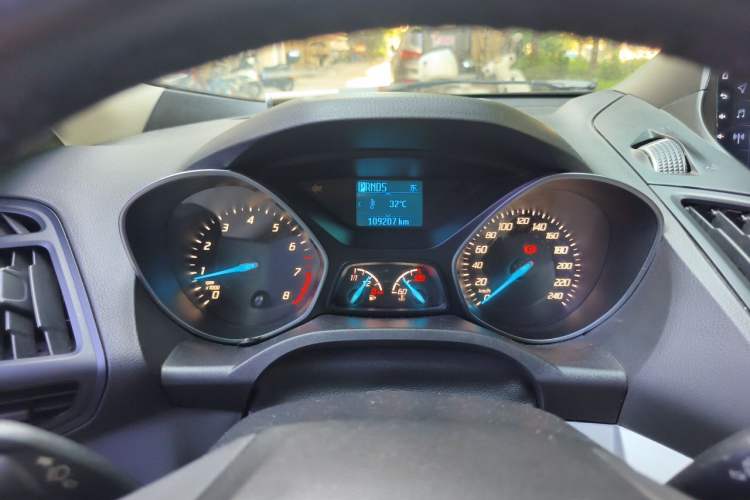 Used Ford Kuga 2013 1.6L GTDi Two-Wheel-Drive Trend Model Instrument Cluster
