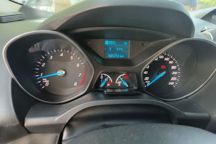 Used Ford Kuga 2013 1.6L GTDi Two-Wheel-Drive Trend Model Instrument Cluster