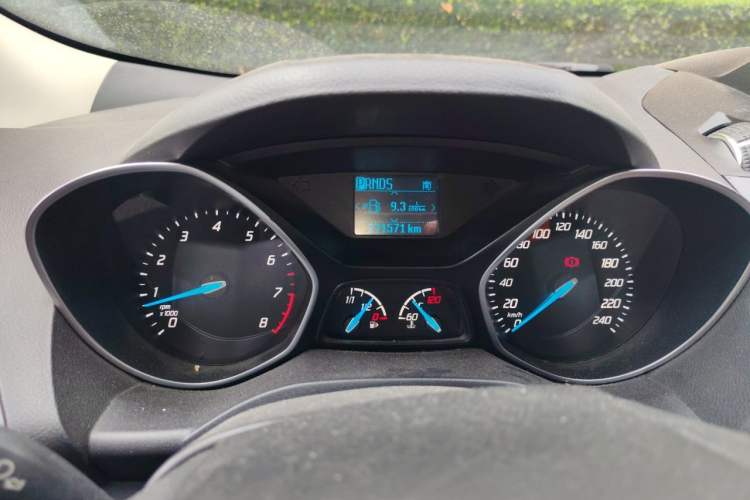 Used Ford Kuga 2013 1.6L GTDi Two-Wheel-Drive Trend Model Instrument Cluster