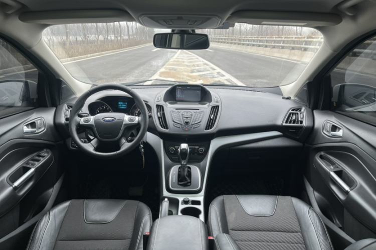 Used Ford Kuga 2013 1.6L GTDi Two-Wheel-Drive Trend Model Interior 1