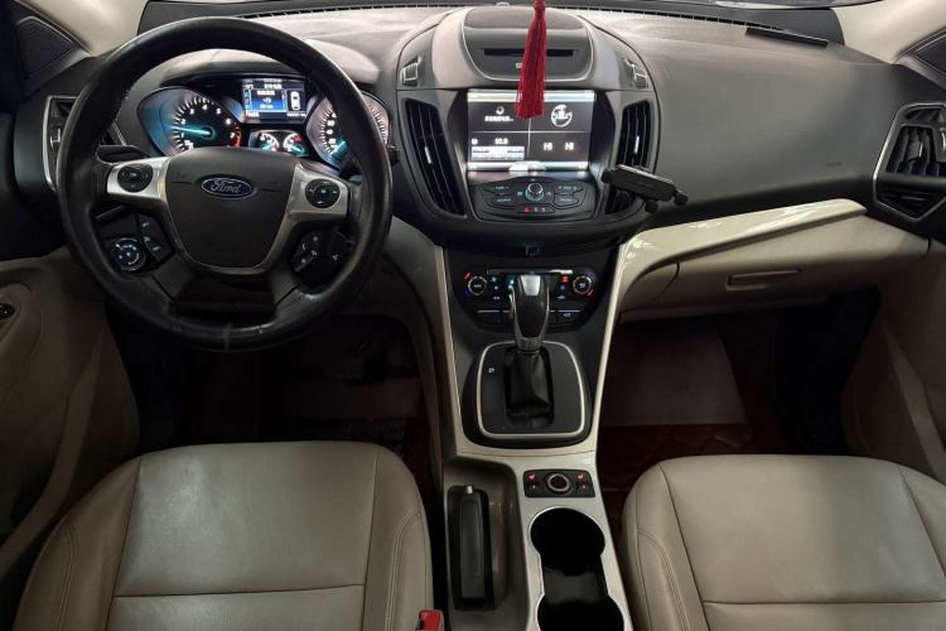 Used Ford Kuga 2013 2.0L GTDi Four-Wheel-Drive Elite Model Interior 1