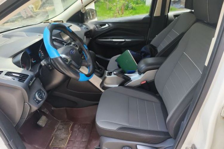 Used Ford Kuga 2013 1.6L GTDi Two-Wheel-Drive Comfort Model Interior 2