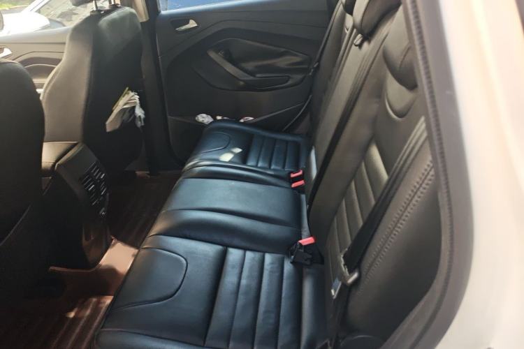 Used Ford Kuga 2013 1.6L GTDi Two-Wheel-Drive Trend Model Interior 4