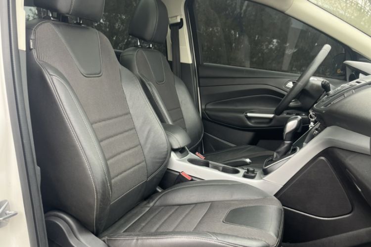 Used Ford Kuga 2013 1.6L GTDi Two-Wheel-Drive Trend Model Interior 6