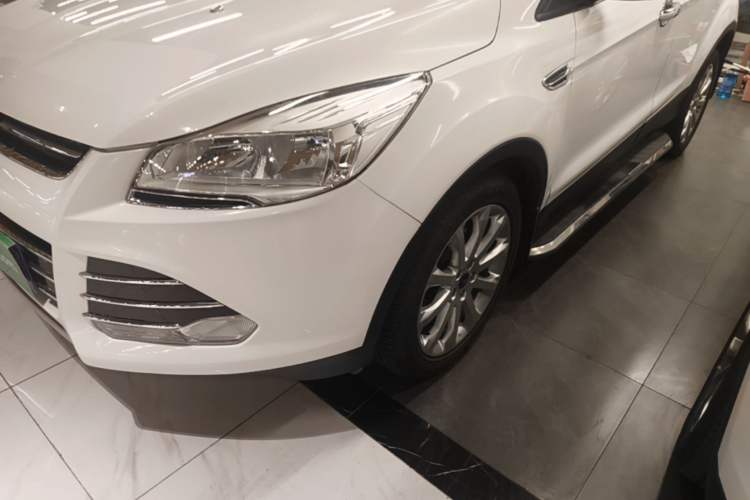 Used Ford Kuga 2013 1.6L GTDi Two-Wheel-Drive Trend Model Left Front Headlight
