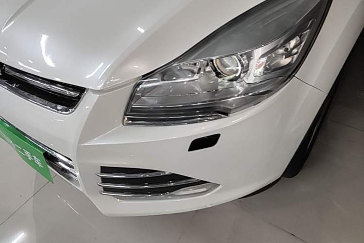 Used Ford Kuga 2013 2.0L GTDi Four-Wheel-Drive Sport Model Left Front Headlight