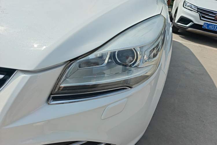 Used Ford Kuga 2013 2.0L GTDi Four-Wheel-Drive Sport Model Left Front Headlight