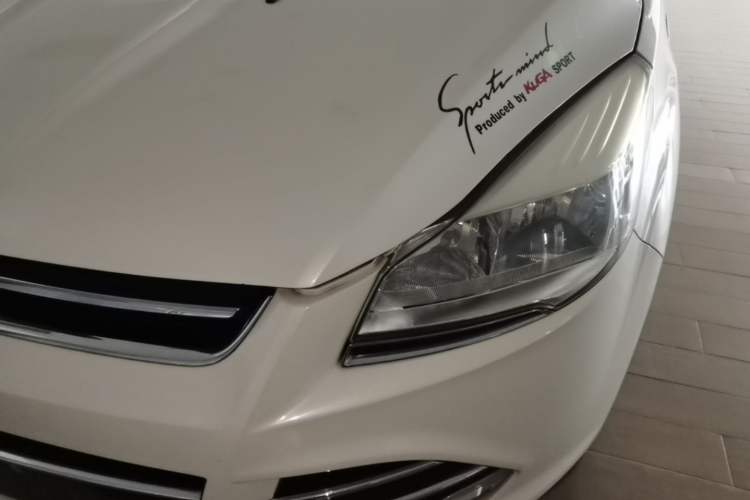 Used Ford Kuga 2013 1.6L GTDi Two-Wheel-Drive Trend Model Left Front Headlight