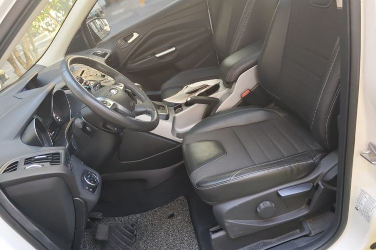 Used Ford Kuga 2013 1.6L GTDi Two-Wheel-Drive Trend Model Left Front Seat