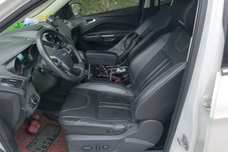 Used Ford Kuga 2013 2.0L GTDi Four-Wheel-Drive Sport Model Left Front Seat