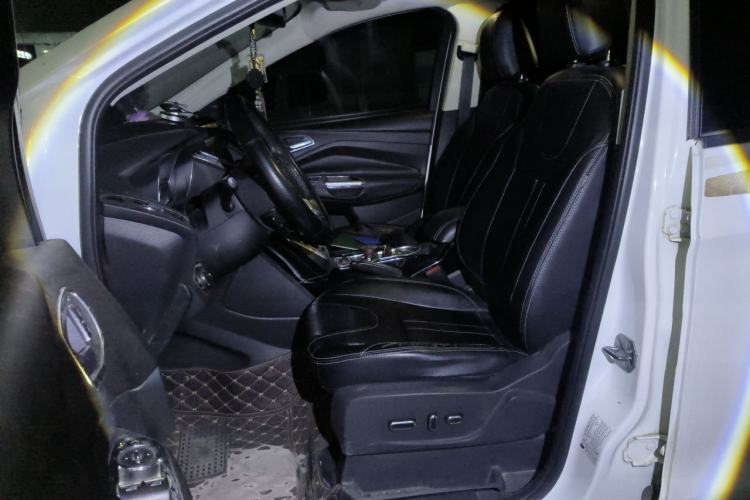 Used Ford Kuga 2013 2.0L GTDi Four-Wheel-Drive Sport Model Left Front Seat