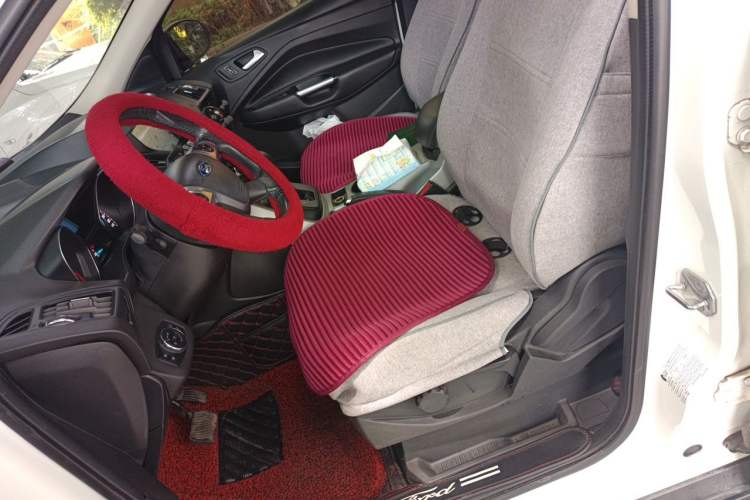 Used Ford Kuga 2013 1.6L GTDi Two-Wheel-Drive Comfort Model Left Front Seat