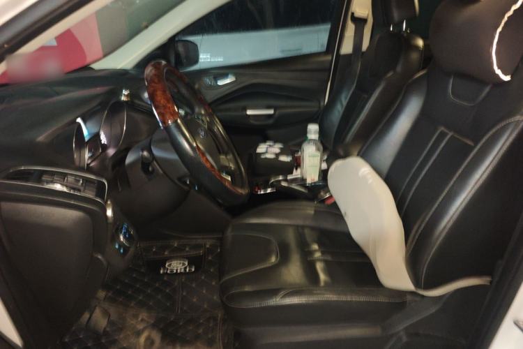 Used Ford Kuga 2013 2.0L GTDi Four-Wheel-Drive Sport Model Left Front Seat
