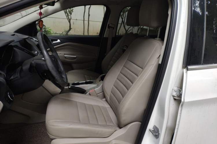 Used Ford Kuga 2013 2.0L GTDi Four-Wheel-Drive Elite Model Left Front Seat