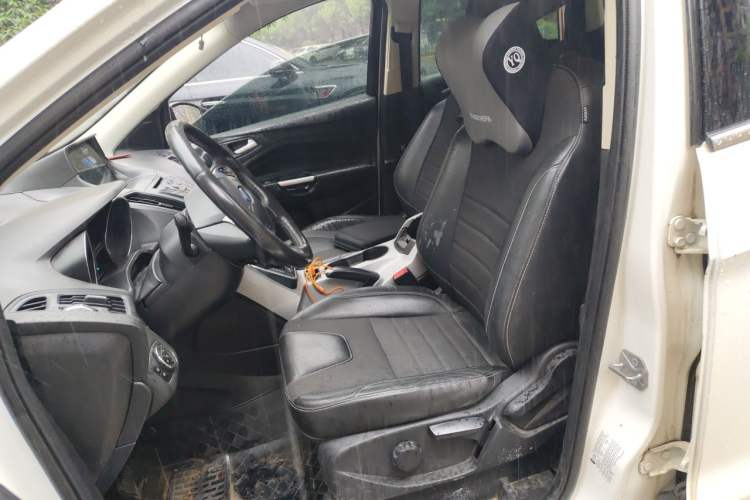 Used Ford Kuga 2013 1.6L GTDi Two-Wheel-Drive Trend Model Left Front Seat