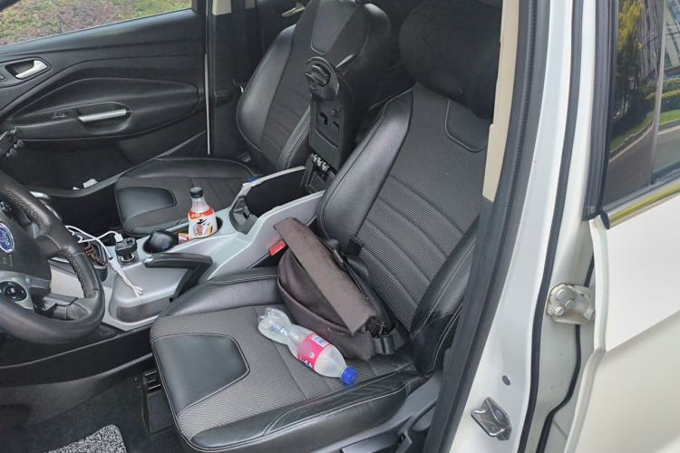 Used Ford Kuga 2013 1.6L GTDi Two-Wheel-Drive Trend Model Left Front Seat