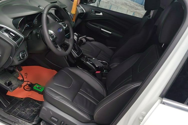Used Ford Kuga 2013 2.0L GTDi Four-Wheel-Drive Sport Model Left Front Seat