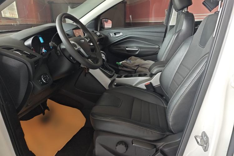 Used Ford Kuga 2013 1.6L GTDi Two-Wheel-Drive Trend Model Left Front Seat