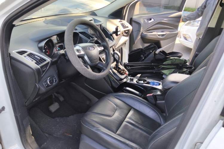 Used Ford Kuga 2013 2.0L GTDi Four-Wheel-Drive Sport Model Left Front Seat