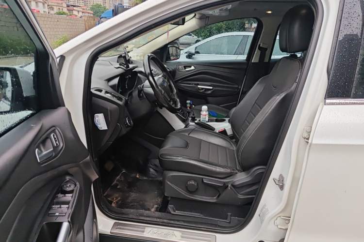 Used Ford Kuga 2013 1.6L GTDi Two-Wheel-Drive Trend Model Left Front Seat