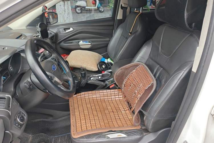 Used Ford Kuga 2013 2.0L GTDi Four-Wheel-Drive Sport Model Left Front Seat