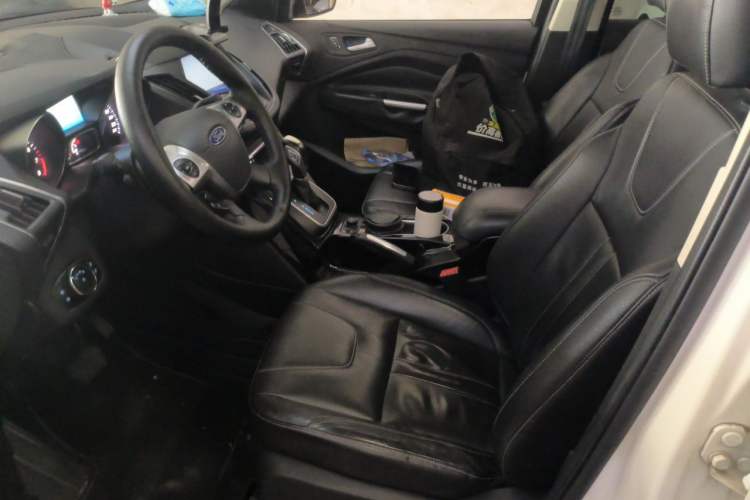 Used Ford Kuga 2013 2.0L GTDi Four-Wheel-Drive Sport Model Left Front Seat