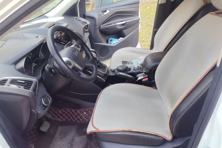 Used Ford Kuga 2013 2.0L GTDi Four-Wheel-Drive Sport Model Left Front Seat