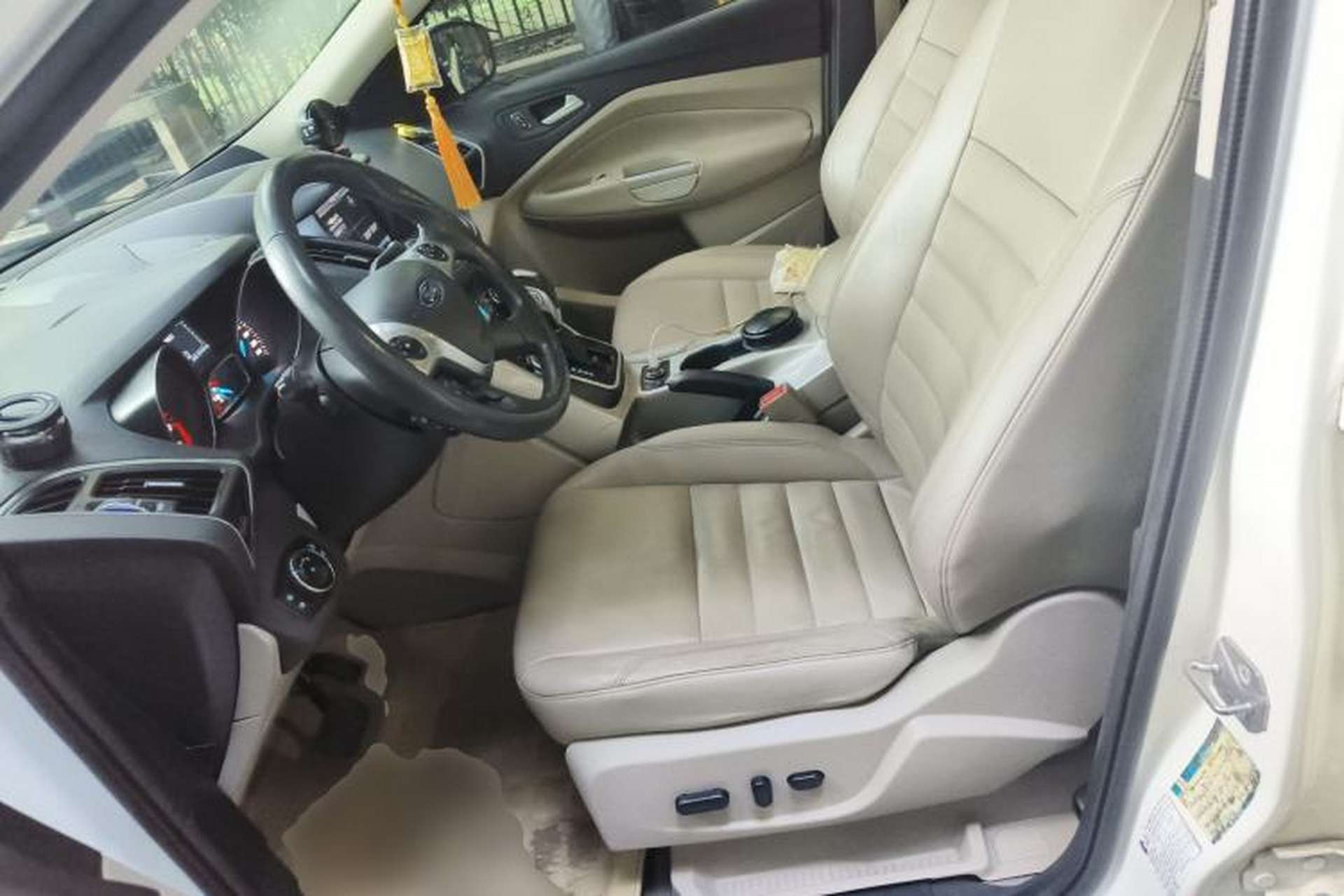 Used Ford Kuga 2013 2.0L GTDi Four-Wheel Drive Premium Model Left Front Seat