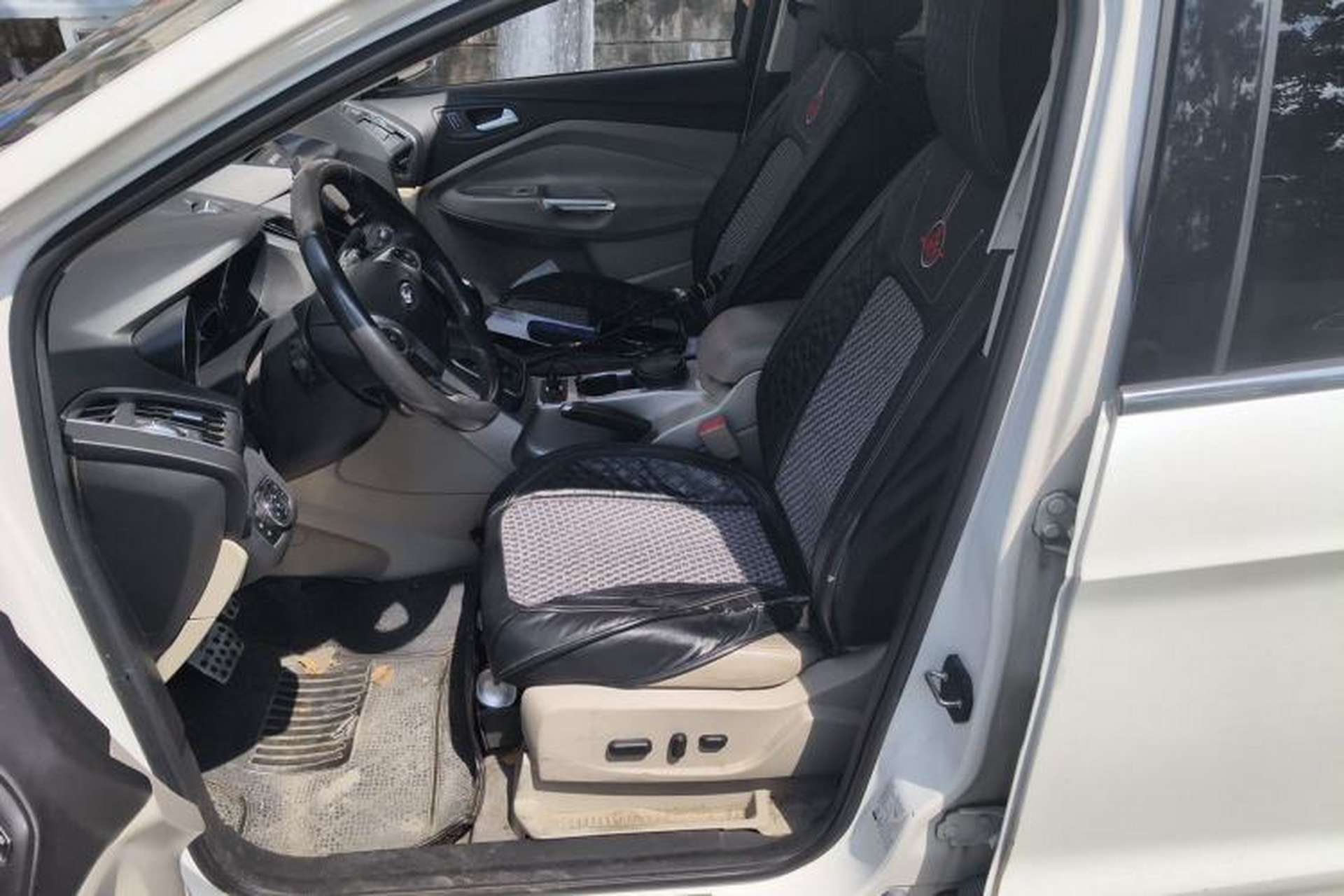 Used Ford Kuga 2013 2.0L GTDi Four-Wheel-Drive Elite Model Left Front Seat