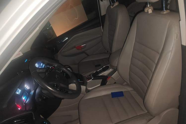 Used Ford Kuga 2013 2.0L GTDi Four-Wheel-Drive Sport Model Left Front Seat