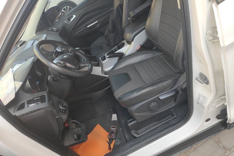 Used Ford Kuga 2013 1.6L GTDi Two-Wheel-Drive Trend Model Left Front Seat