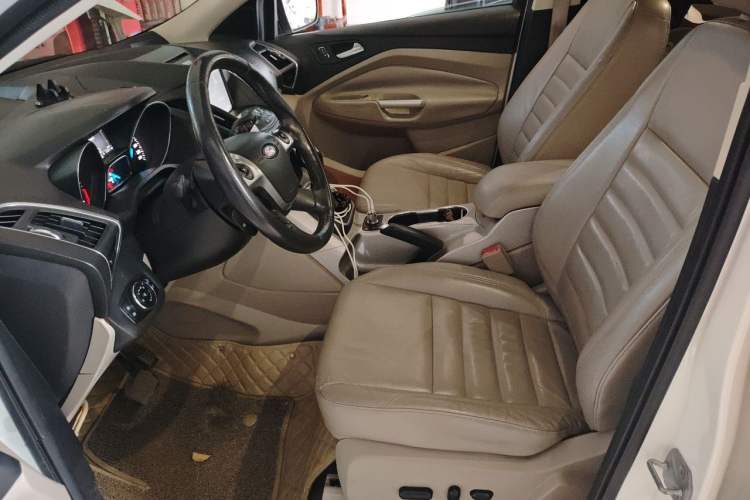 Used Ford Kuga 2013 2.0L GTDi Four-Wheel-Drive Elite Model Left Front Seat