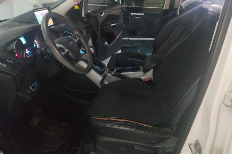 Used Ford Kuga 2013 1.6L GTDi Two-Wheel-Drive Trend Model Left Front Seat
