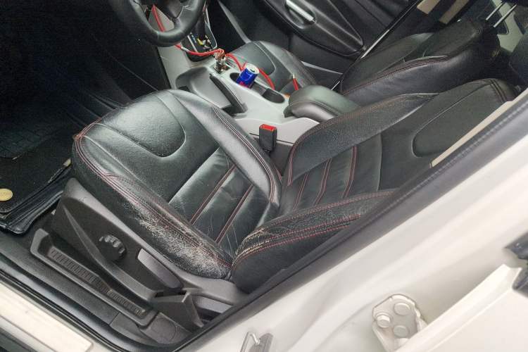 Used Ford Kuga 2013 1.6L GTDi Two-Wheel-Drive Trend Model Left Front Seat