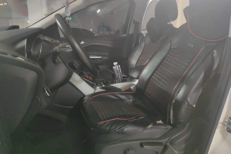 Used Ford Kuga 2013 1.6L GTDi Two-Wheel-Drive Trend Model Left Front Seat