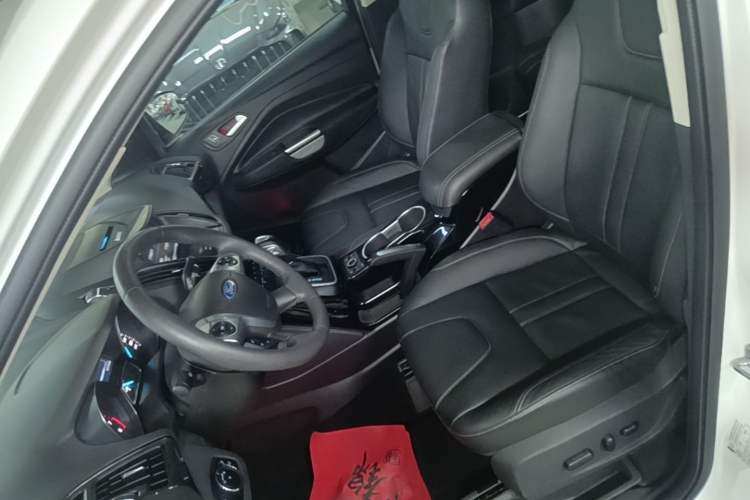 Used Ford Kuga 2013 2.0L GTDi Four-Wheel-Drive Sport Model Left Front Seat