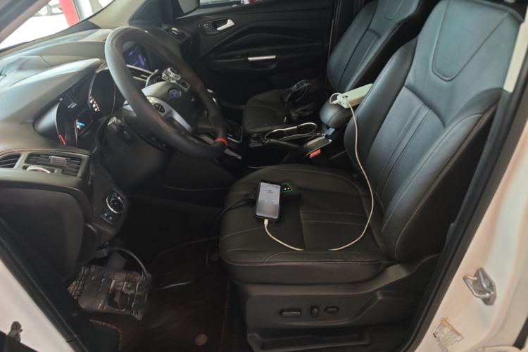 Used Ford Kuga 2013 2.0L GTDi Four-Wheel-Drive Sport Model Left Front Seat