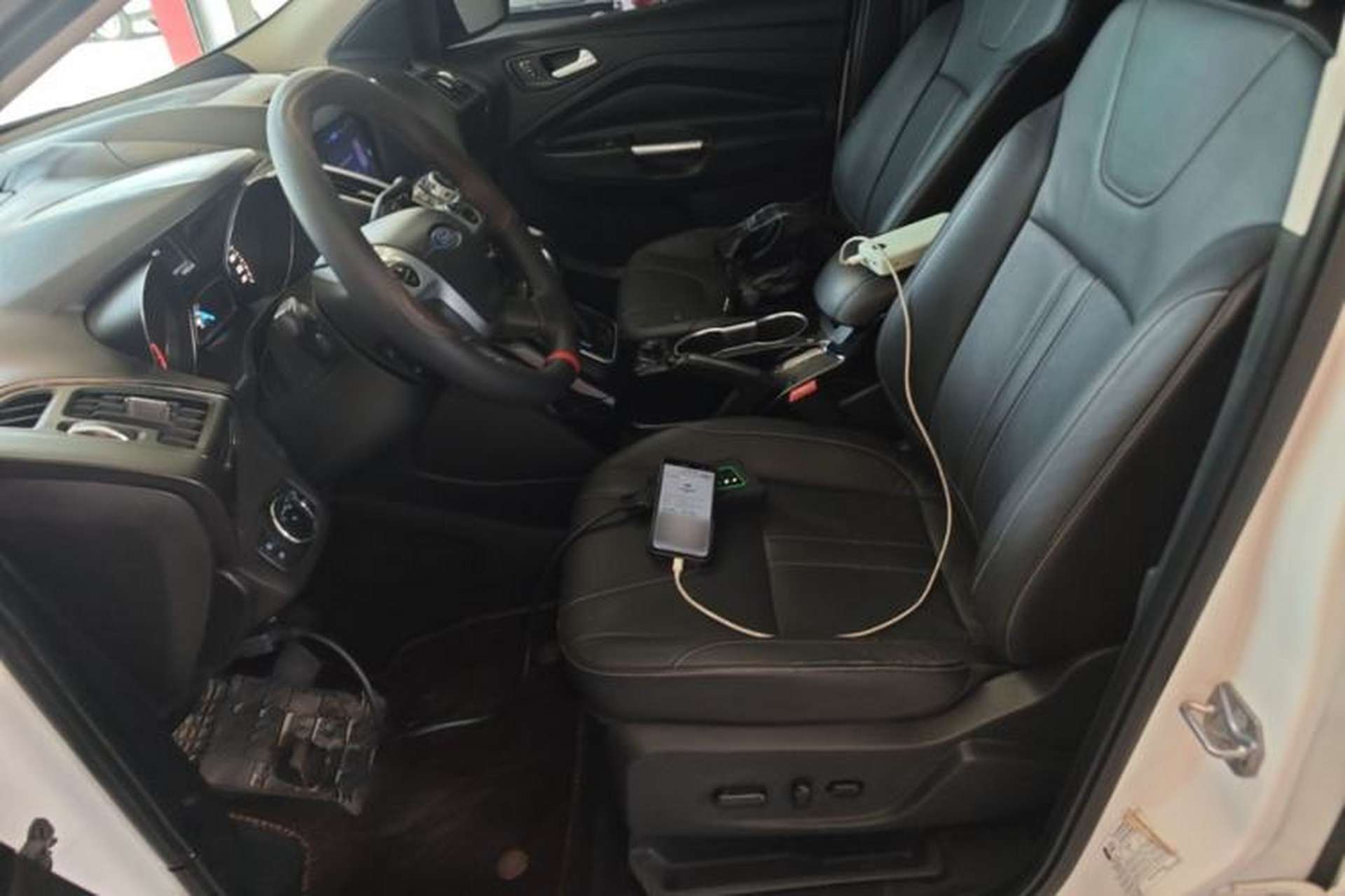 Used Ford Kuga 2013 2.0L GTDi Four-Wheel-Drive Sport Model Left Front Seat