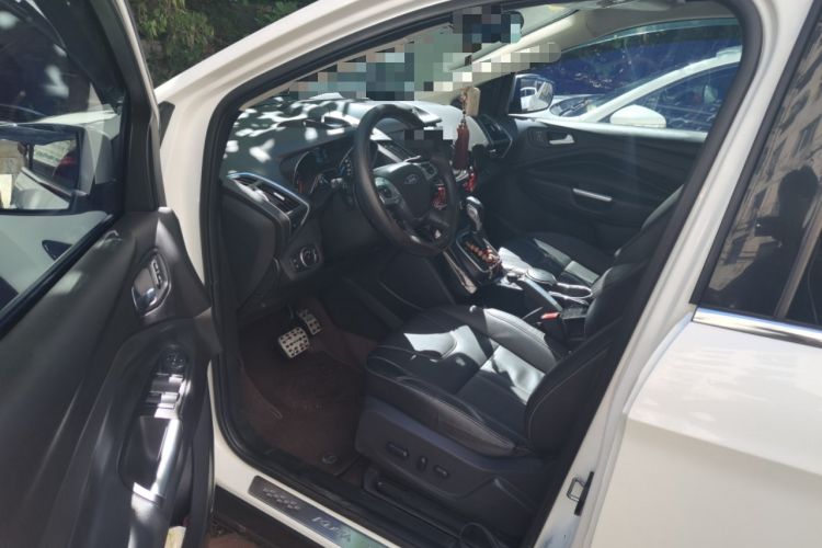Used Ford Kuga 2013 2.0L GTDi Four-Wheel-Drive Sport Model Left Front Seat