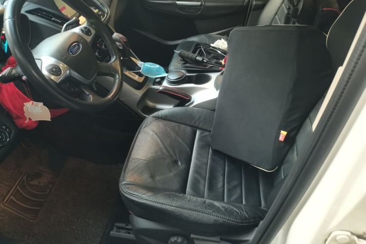 Used Ford Kuga 2013 1.6L GTDi Two-Wheel-Drive Comfort Model Left Front Seat