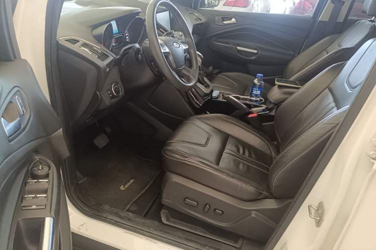 Used Ford Kuga 2013 2.0L GTDi Four-Wheel-Drive Sport Model Left Front Seat