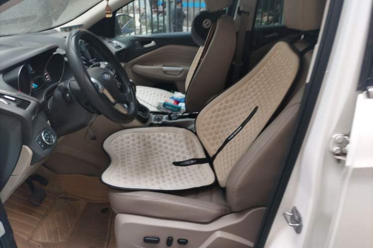 Used Ford Kuga 2013 2.0L GTDi Four-Wheel-Drive Elite Model Left Front Seat